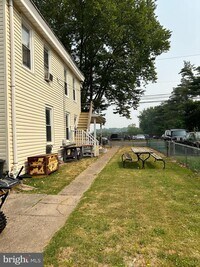 716 W Front St photo'