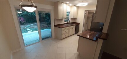 1429 Lake Highland Dr in Orlando, FL - Building Photo - Building Photo