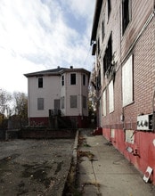 88-94 Veazie St in Providence, RI - Foto de edificio - Building Photo