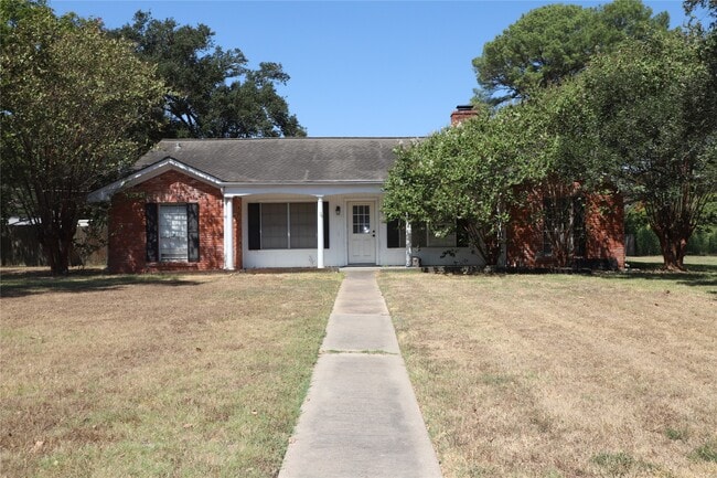 1605 9th St in Hempstead, TX - Building Photo - Building Photo