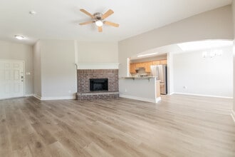 2534 Paseo Paraiso in Dallas, TX - Building Photo - Building Photo