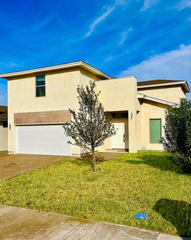 403 Graneros Ave in Laredo, TX - Building Photo - Building Photo