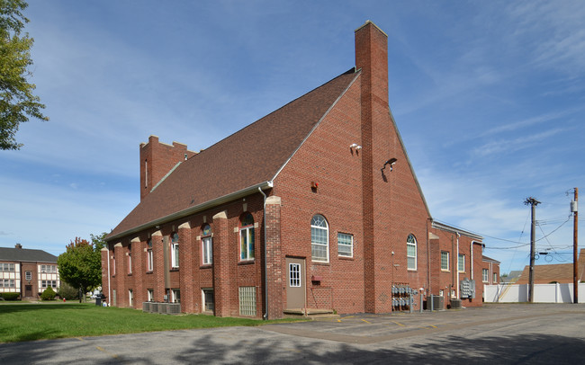 KLP Commons Apartments in Buffalo, NY - Foto de edificio - Building Photo