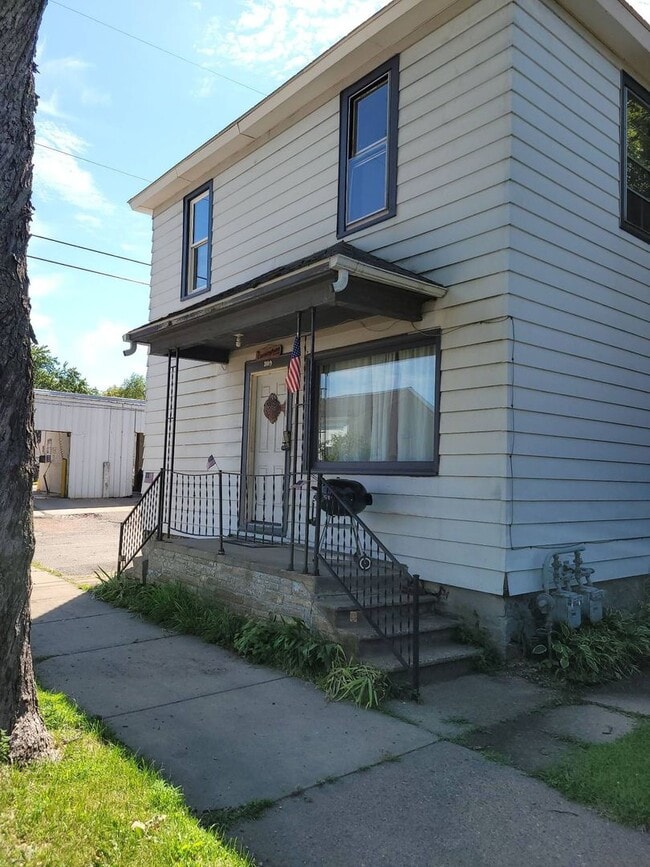 309 Garfield Ave