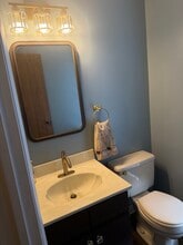 304 Sonnybrook Ct in Bethel Park, PA - Foto de edificio - Building Photo