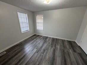 2341 Kimberly Dr in Nashville, TN - Building Photo - Building Photo