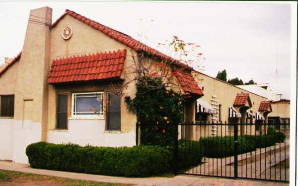 4221-4223 1/2 Lockwood Ave in Los Angeles, CA - Building Photo - Building Photo