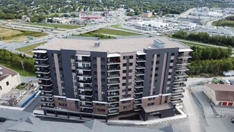 22 Hamlet Lane in Dartmouth, NS - Building Photo