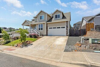 5669 Cinnamon Teal St SE in Salem, OR - Building Photo - Building Photo
