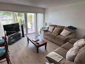11711 SW 13th St in Miami, FL - Building Photo - Building Photo