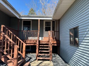 2243 Saginaw Rd SE in Grand Rapids, MI - Building Photo - Building Photo