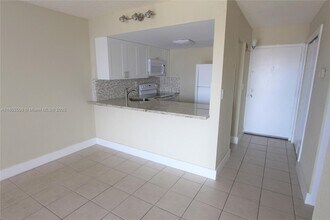 801 NW 47th Ave in Miami, FL - Building Photo - Building Photo