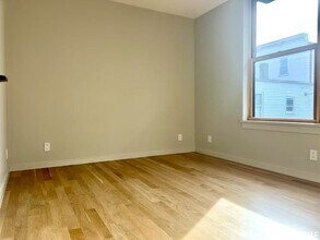 145 Willow St, Unit 2 in Cambridge, MA - Foto de edificio - Building Photo