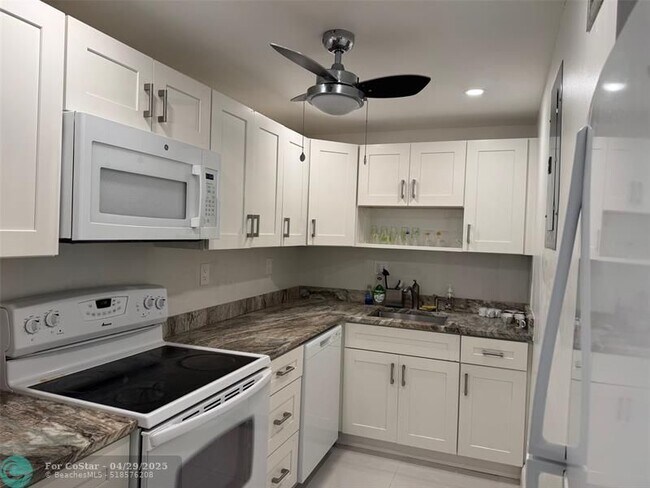 property at 3000 Riomar St