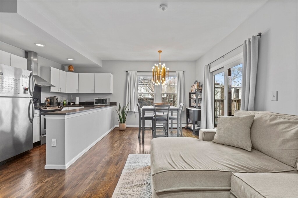 52 H St in Boston, MA - Building Photo
