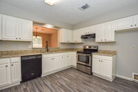 5615 Green Timbers Dr in Humble, TX - Foto de edificio - Building Photo