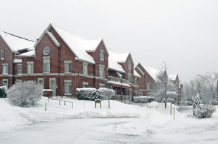 Les Sentiers Du Lac in Dollard-des-Ormeaux, QC - Building Photo - Building Photo