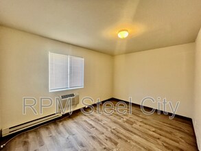 1715 Oakshire Ln in Pueblo, CO - Building Photo - Building Photo