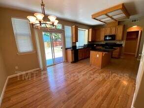 8823 Ocean Breeze Ct in Elk Grove, CA - Building Photo - Building Photo