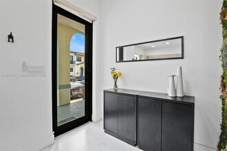 6146 SW 36th Ct in Miramar, FL - Foto de edificio - Building Photo