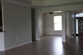 135 Alicia Dr in Crestview, FL - Building Photo - Building Photo