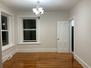 91 Walnut St, Unit Unit 1 in Brookline, MA - Building Photo - Building Photo