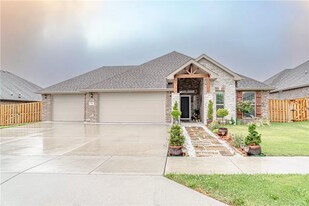 520 Arkansas Black in Bentonville, AR - Building Photo