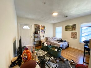 128 Hillside St, Unit 3T in Boston, MA - Building Photo - Building Photo