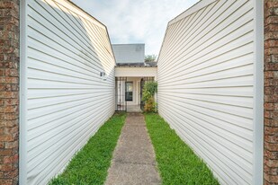 106 Westchester St in Lufkin, TX - Building Photo