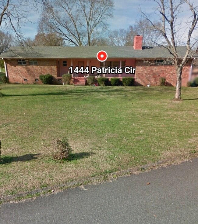 property at 1444 Patricia Cir