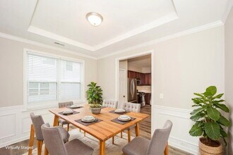 8949 Crest View Cir in Union City, GA - Building Photo - Building Photo