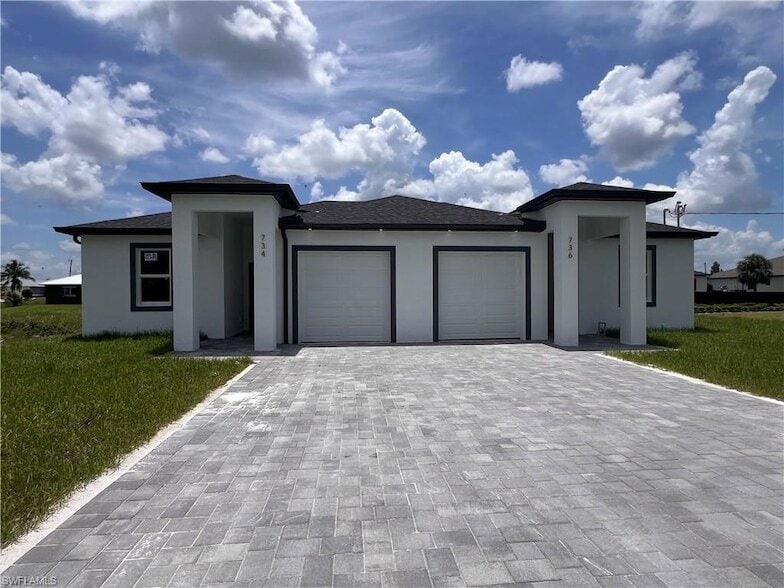 736 Alabama Rd S in Lehigh Acres, FL - Foto de edificio