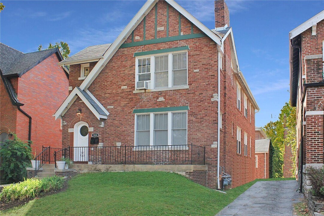 7024 Tulane Ave in University City, MO - Building Photo
