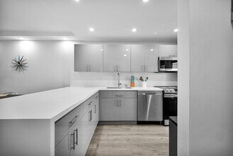 400 SE 10th St, Unit 303 in Deerfield Beach, FL - Building Photo - Building Photo