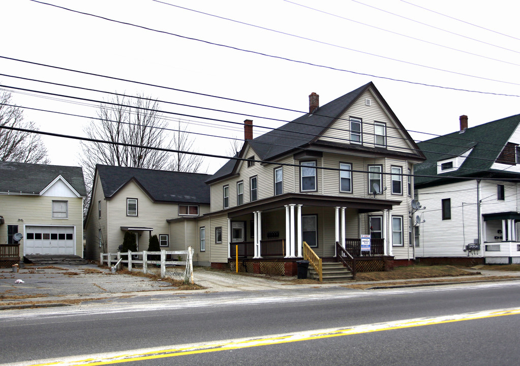 341 Turner St in Auburn, ME - Building Photo