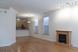 1720 W Beach Ave in Chicago, IL - Building Photo - Building Photo