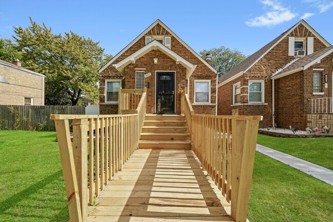 14213 S Dearborn St in Riverdale, IL - Building Photo - Building Photo