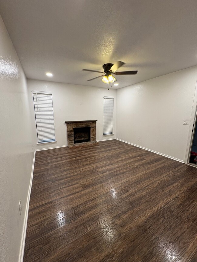 4507 Coronado Ave, Unit 14B in Wichita Falls, TX - Building Photo - Building Photo