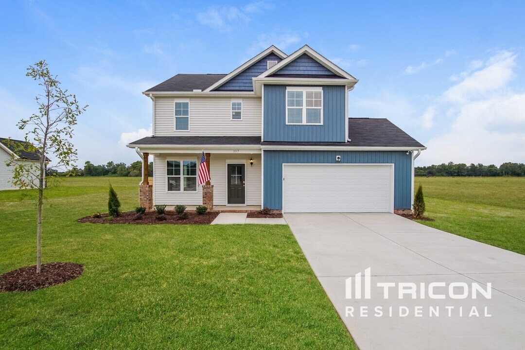 137 Sawyer Ml Dr in Dunn, NC - Building Photo