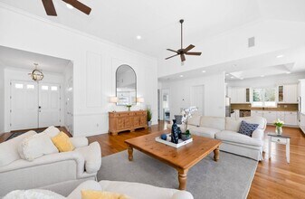 9 Sea Farm Ct in Bridgehampton, NY - Building Photo - Building Photo