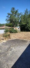 1496 NW Almira St in Roseburg, OR - Building Photo - Building Photo