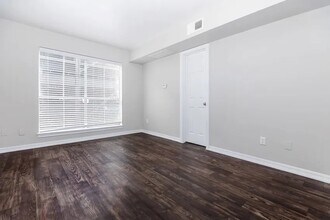 4400 Memorial Dr in Houston, TX - Building Photo - Building Photo