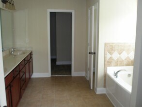 3645 Fallen Oak Ln in Buford, GA - Building Photo - Building Photo