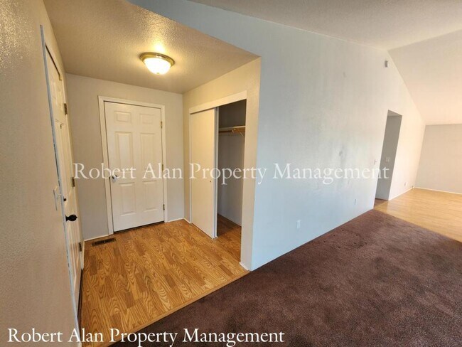 1006 SW Nye Ave in Pendleton, OR - Building Photo - Building Photo