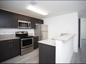 2560 SW 27th Ave in Miami, FL - Building Photo - Building Photo