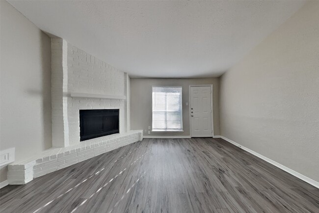 5315 Derbyshire Dr in Katy, TX - Building Photo - Building Photo