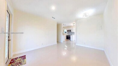 22220 SW 112th Ave in Miami, FL - Building Photo - Building Photo