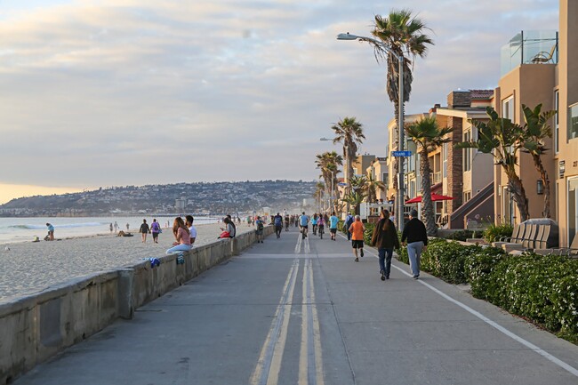 3261 Ocean Front Walk, Unit 2A in San Diego, CA - Building Photo - Building Photo