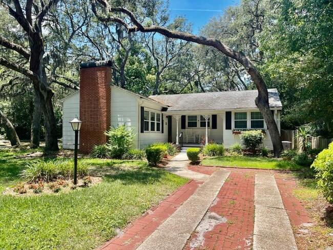 131 S 17th St in Fernandina Beach, FL - Building Photo - Building Photo