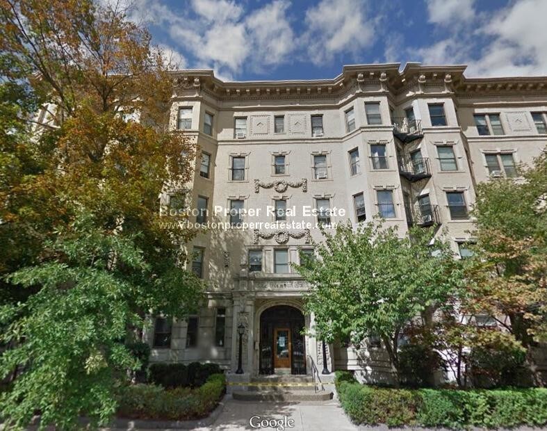 1111 Boylston St, Unit 38 in Boston, MA - Foto de edificio